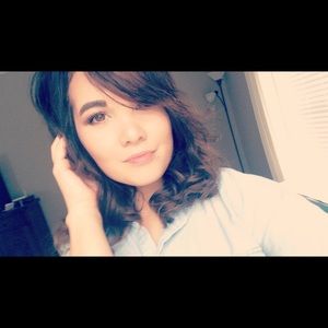 Meet your Posher, Anabel